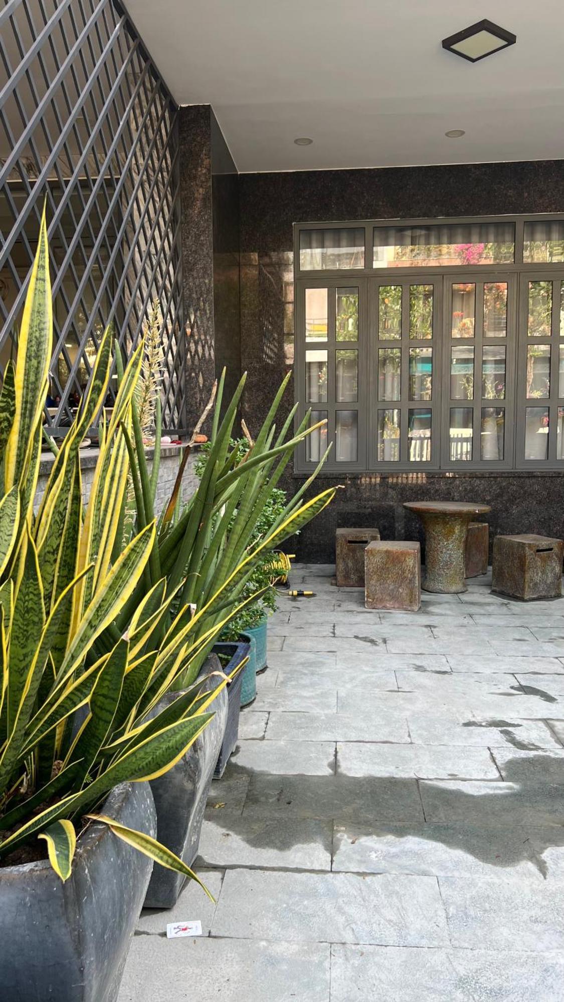 With Full Amenities * TP. Hồ Chí Minh